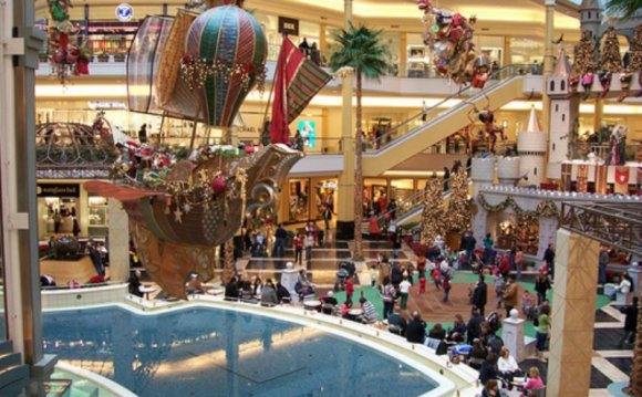 Black Friday Mall, Store