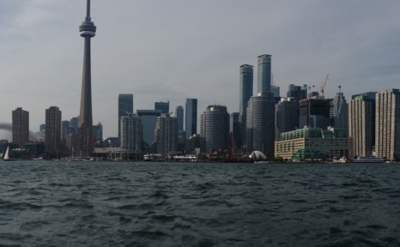 Boating on Lake Ontario