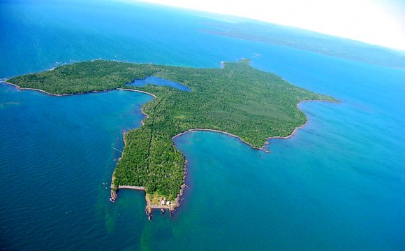 Manitou Island Light Station