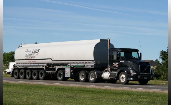 Volvo VNL Great Lakes