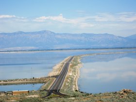 causeway separating great salt lake