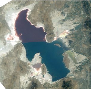 Great_Salt_Lake_ISS_2003