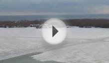Winter in Toronto - Lake Ontario : Frozen, but not dead